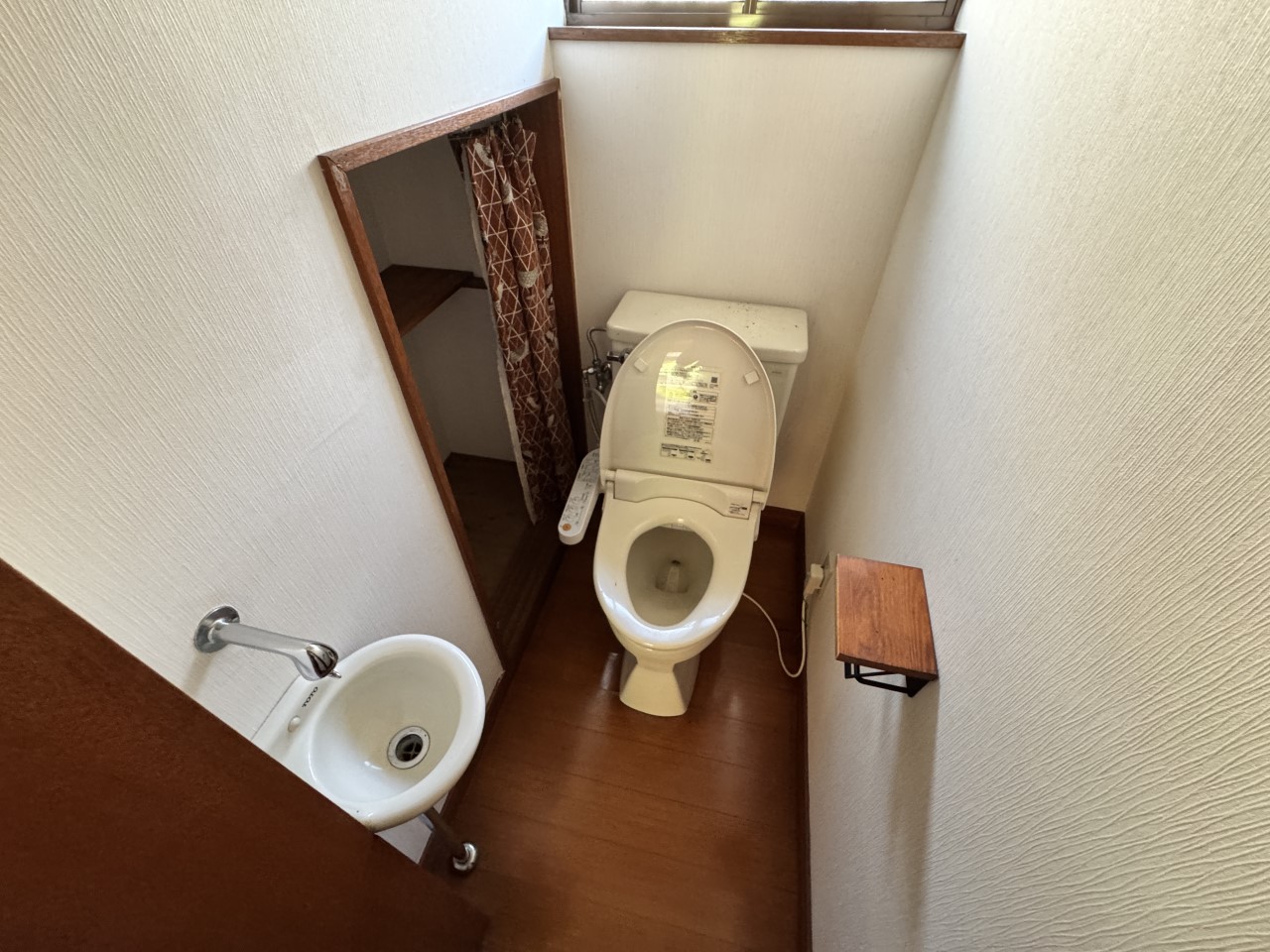１階トイレ｜トイレ内に手洗い場が完備されているため、清潔感も保ちやすい設計