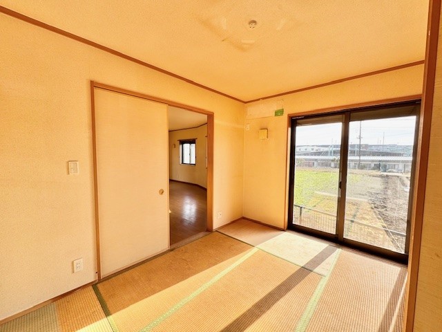 【和室】ご友人やご親戚がお泊りするときも使い勝手のいいお部屋です♪※2026年3月撮影