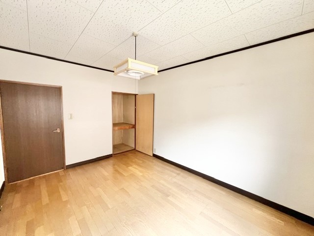 ◆洋室｜7.3帖なので子ども部屋としても快適な広さを確保しています