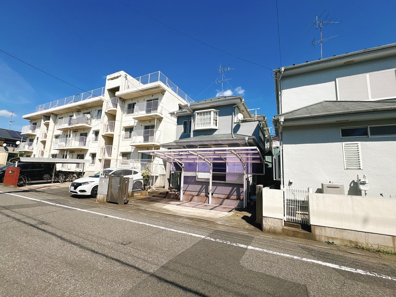 ◆外観｜前面道路幅６ｍあるので光を取り込みやすい立地！