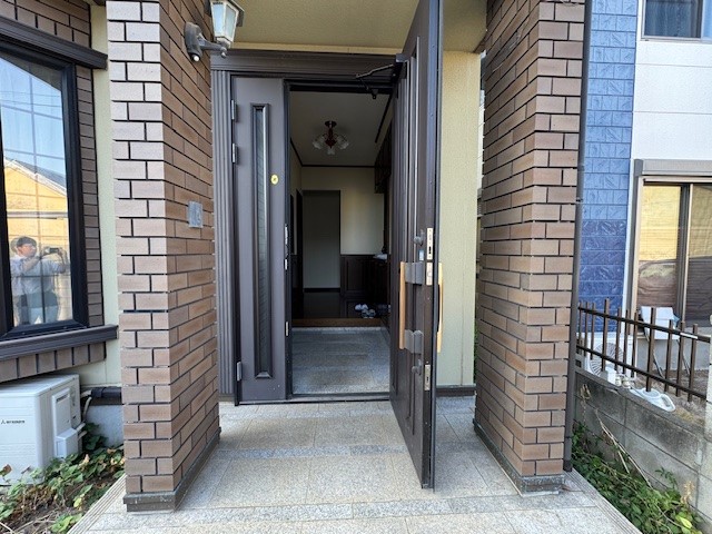 毎日の出入りがスムーズな、ゆとりある玄関スペース。