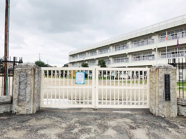 鷲宮小学校(1900m)-