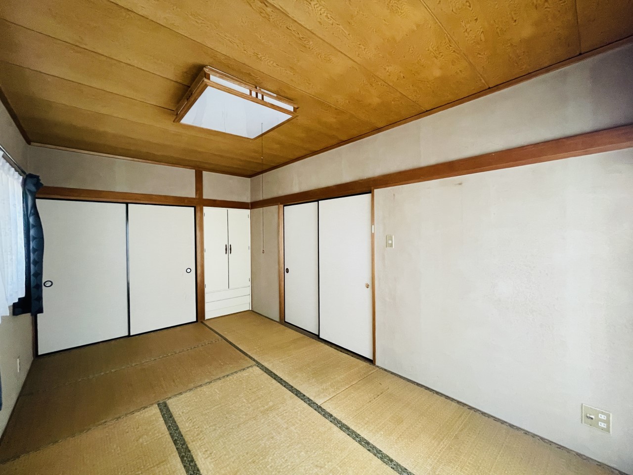 西側和室｜収納付きで、寝具や衣類のお片付けも楽ちんです♪  