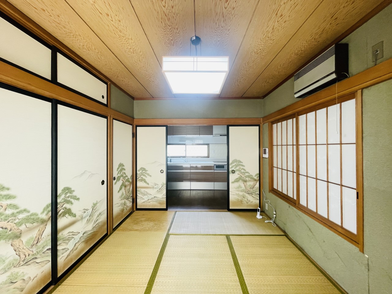 ◆和室｜押入付きで、寝具や衣類のお片付けも楽ちんです♪  