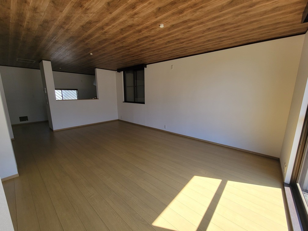 ◆リビング｜家具を置いても使い勝手のよい広さです♪