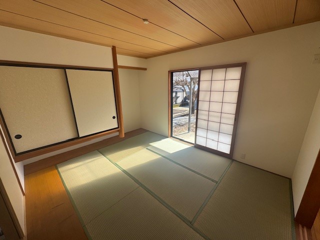 ◆和室｜収納付きで、寝具や衣類のお片付けも楽ちんです♪  