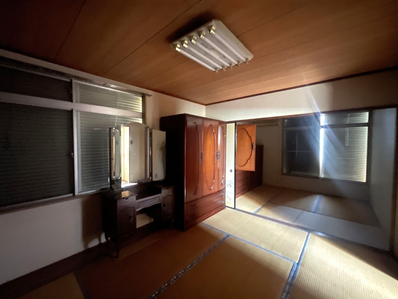 ご両親がお泊りになっても、ぬくもりを感じられる２F和室でゆっくりとお寛ぎいただけます