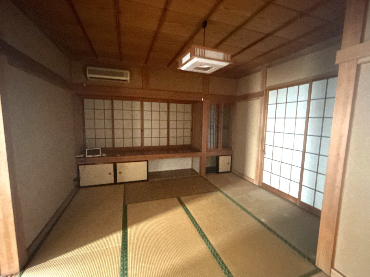 1階和室（7.5帖）お子様のお昼寝スペースや、洗濯物をたたむのに最適♪