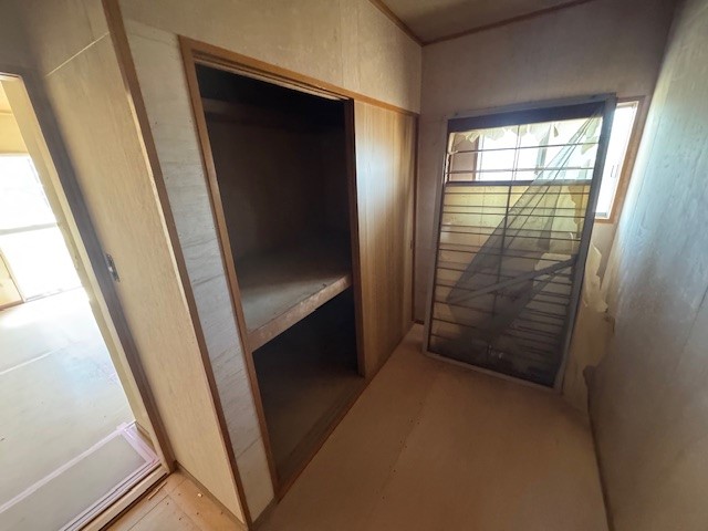リフォーム中写真｜中段付きの押し入れもあります♪