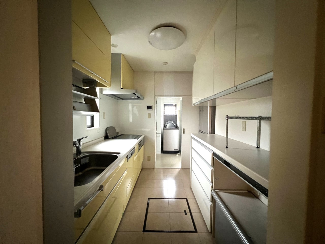 カップボード付きのため、買い足す必要もありません♪