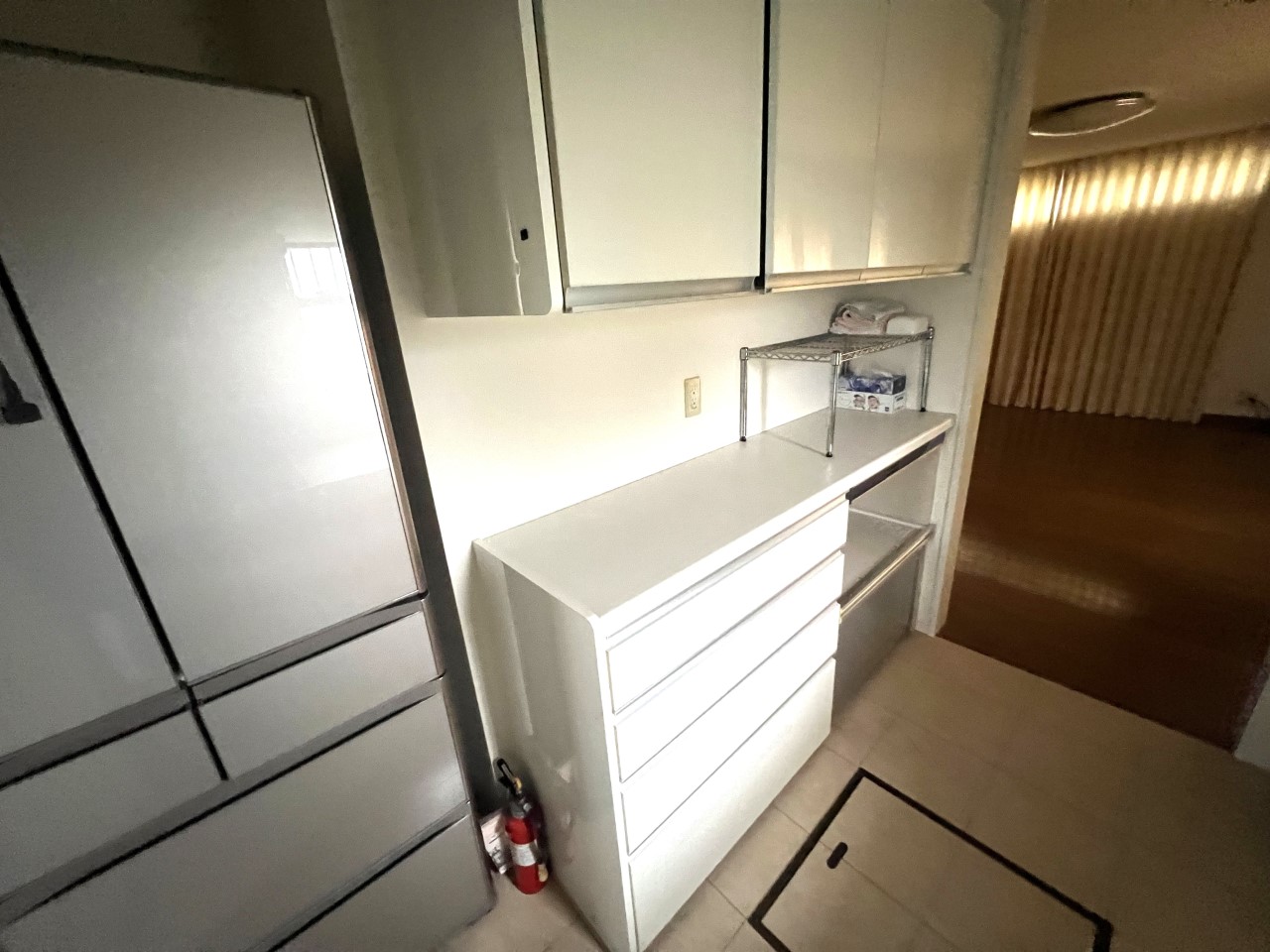 上下にたっぷりの収納付きで、調理器具や食器もすっきり  整理可能毎日のお料理がはかどる実用的なキッチンです