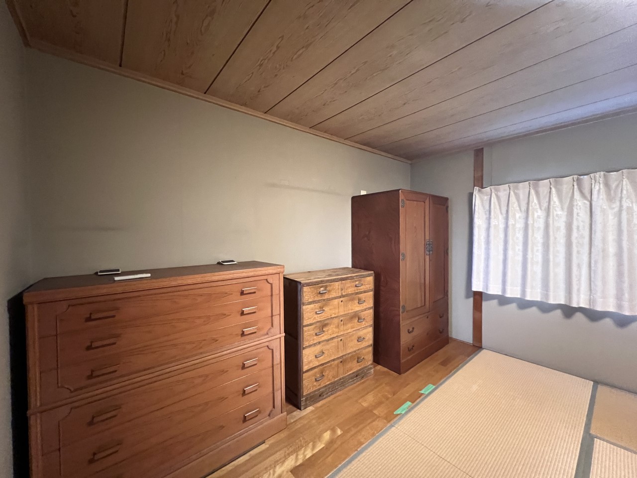 お子様のお昼寝スペースや、洗濯物をたたむのに最適♪