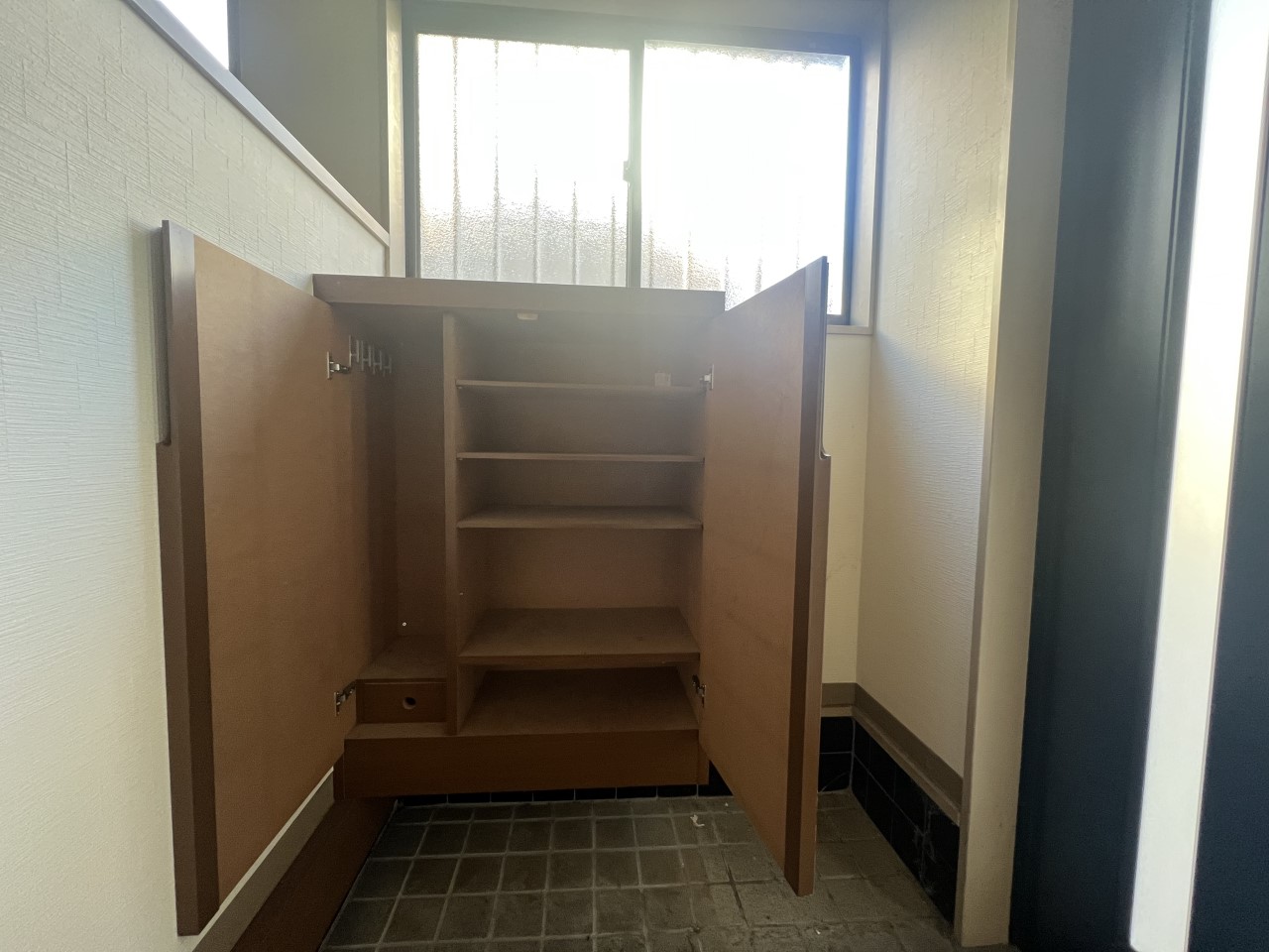 収納力◎なシューズボックスで、玄関内をすっきり片づけられます♪