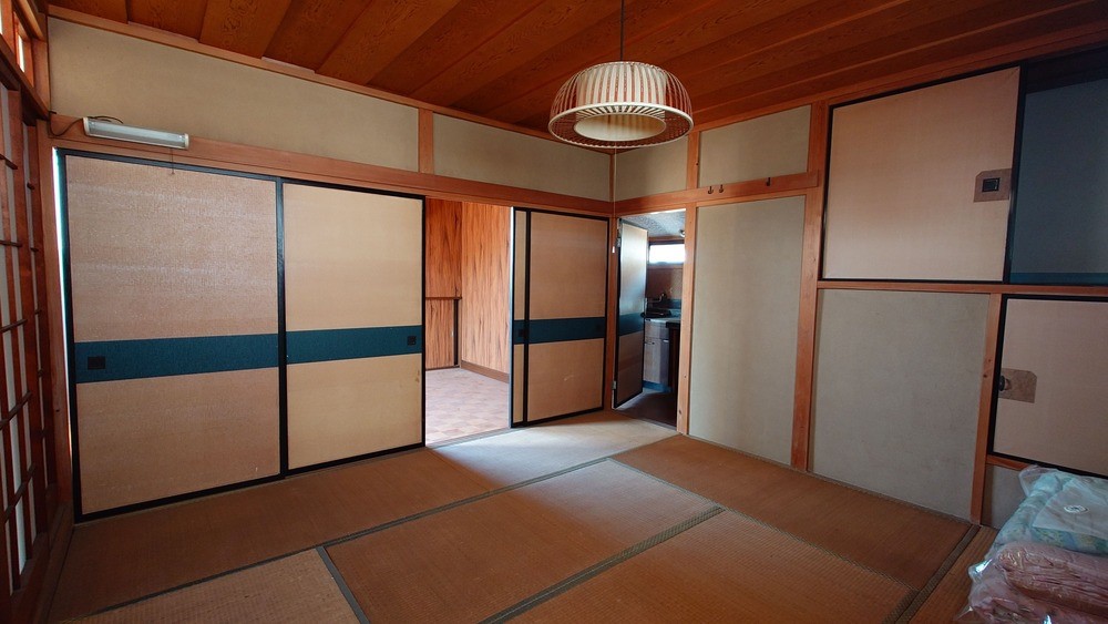2階和室｜収納スペース付の和室♪※残置物は売主撤去