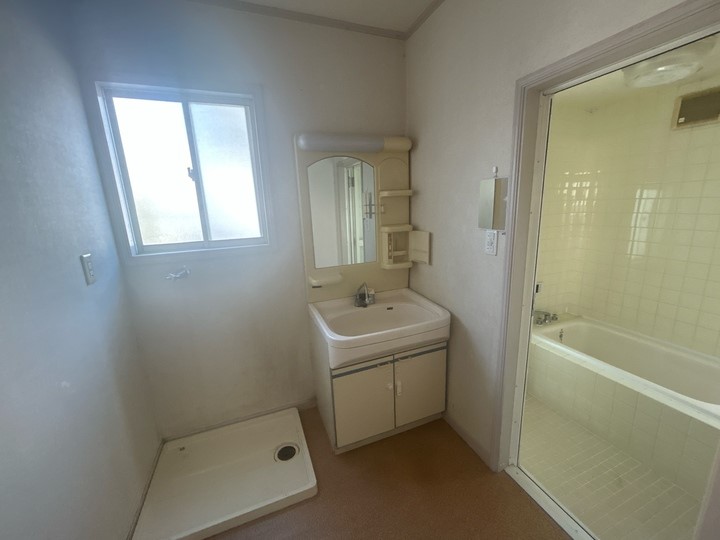 【洗面脱衣所】朝の準備もスムーズにできる、使いやすい洗面台付き♪※2026年3月撮影