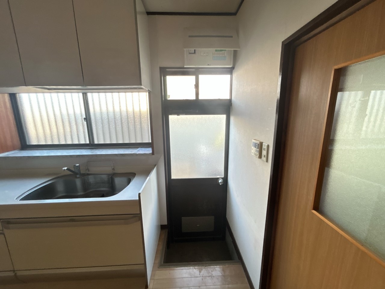 【キッチン】家事効率を高める勝手口付き！※2026年2月撮影