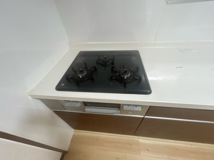 【キッチン】3口のガスコンロで料理の効率も上がります♪※2026年3月撮影