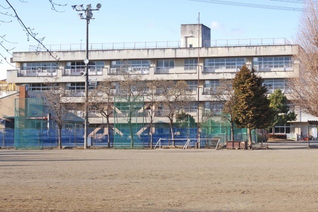 太田市立強戸中学校(900m)-徒歩約12分