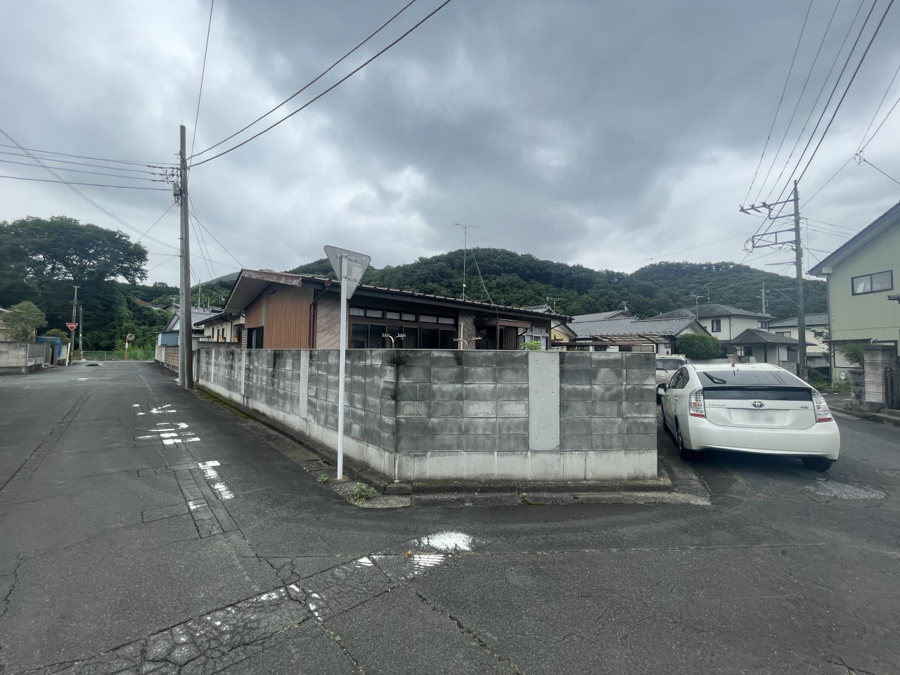 ◆前面道路｜角地で陽当たりGOOD！