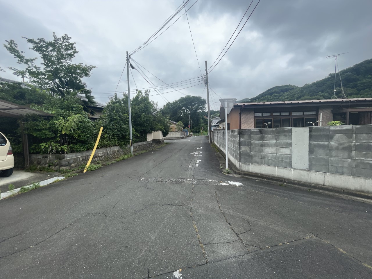 ◆前面道路｜自然近くの住宅街です