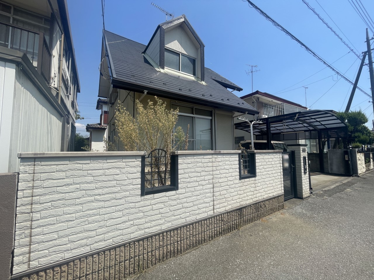 落ち着いた住宅街の一角に位置し、静かな暮らしを求める方におすすめです