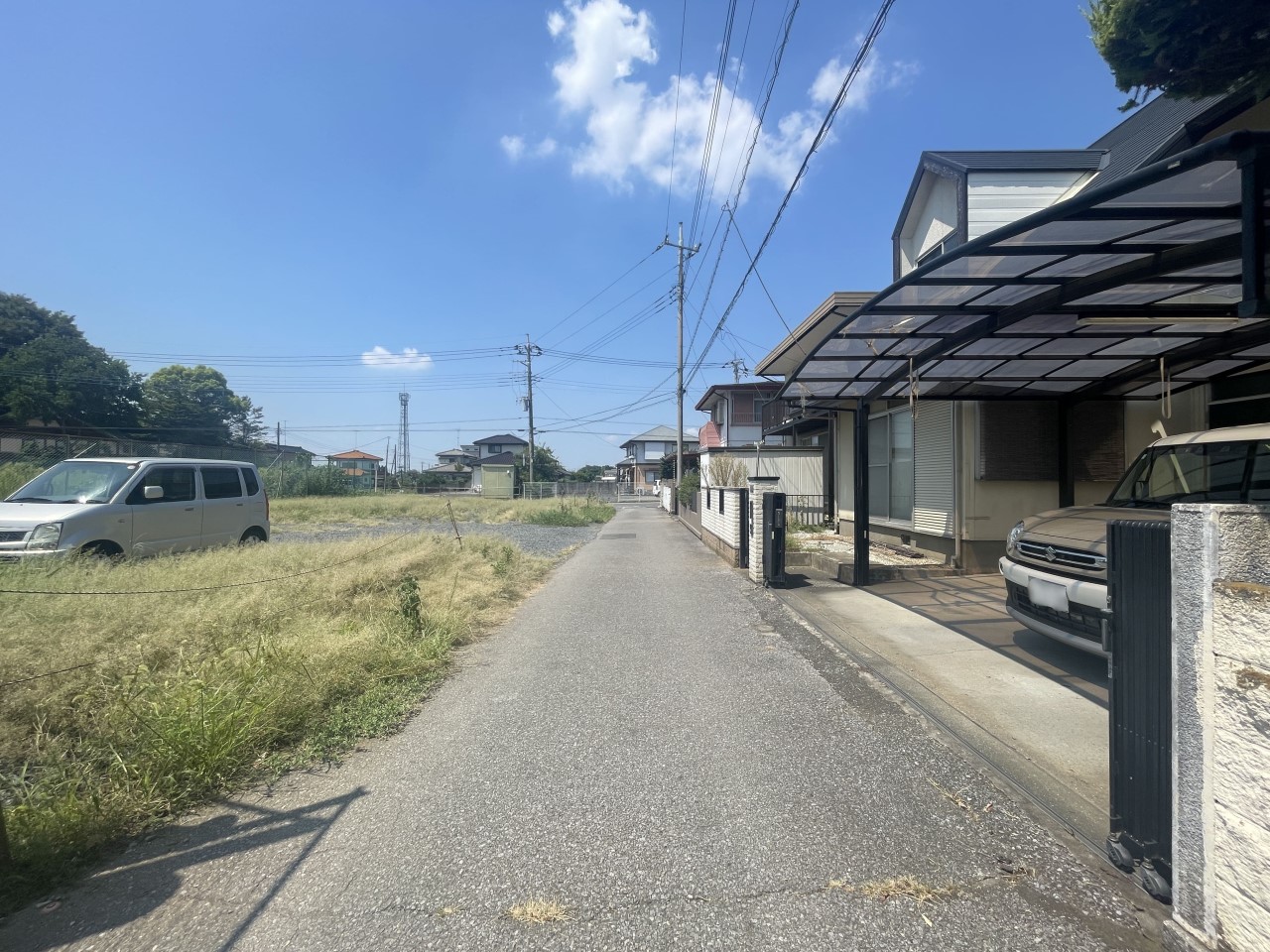 車通りが少ない閑静な住宅街