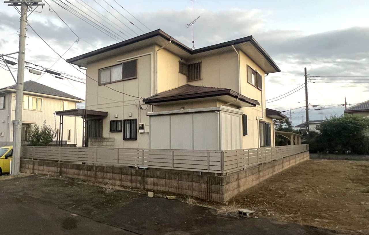 落ち着いた住宅街の一角に位置し、静かな暮らしを求める方におすすめです