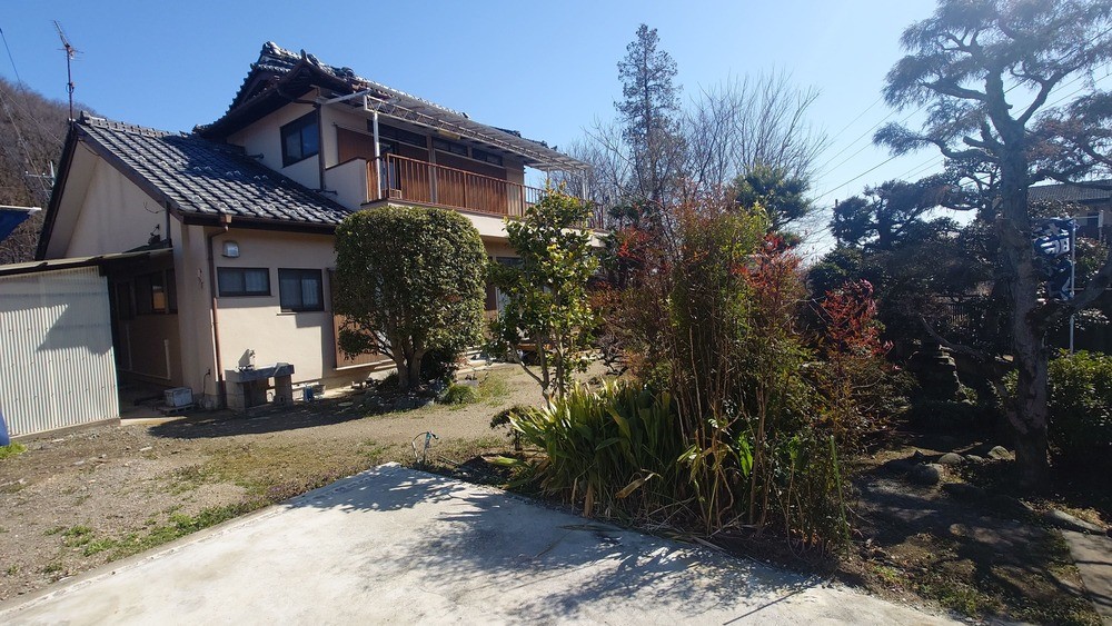 駐車スペース完備で、車をお持ちの方にも安心の住環境