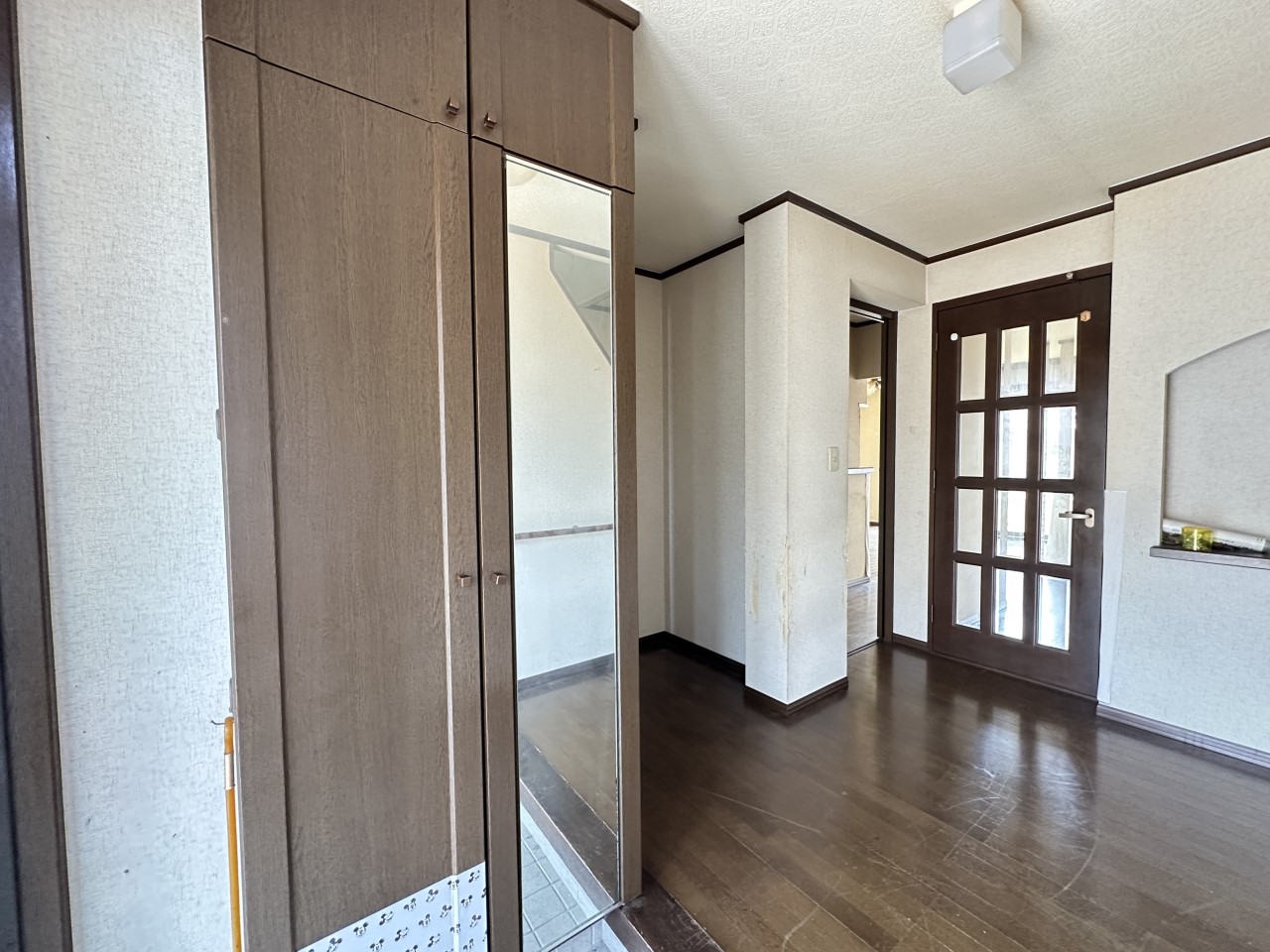 ◆玄関｜シューズボックス付きです♪鏡もあるのでお出かけ前の身だしなみチェックもばっちり！