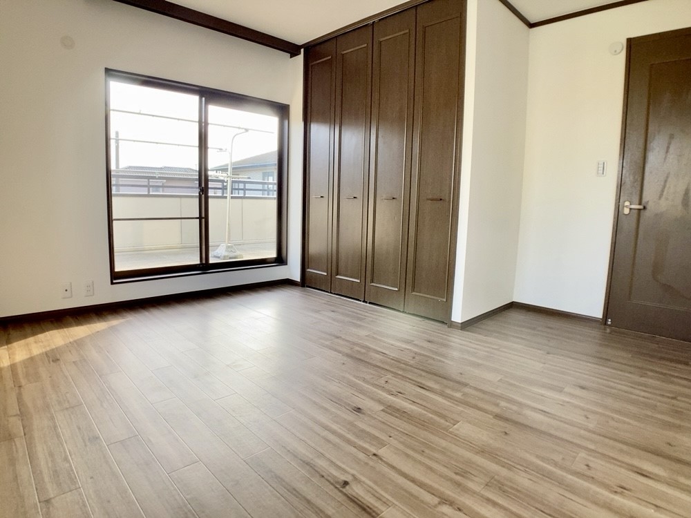 ◆洋室（リフォーム後写真）｜勉強スペースやワークスペースなど、マルチに使えて便利なお部屋です！