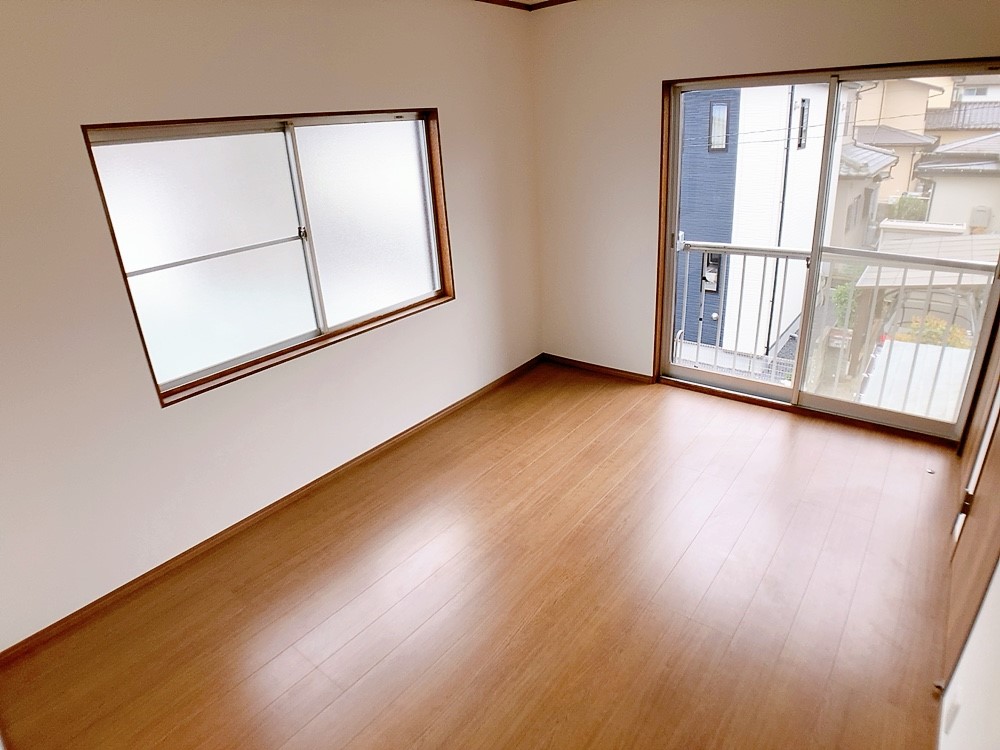 ◆洋室｜ご夫婦の寝室としてぴったりのお部屋です。お子様のお部屋にぴったり！