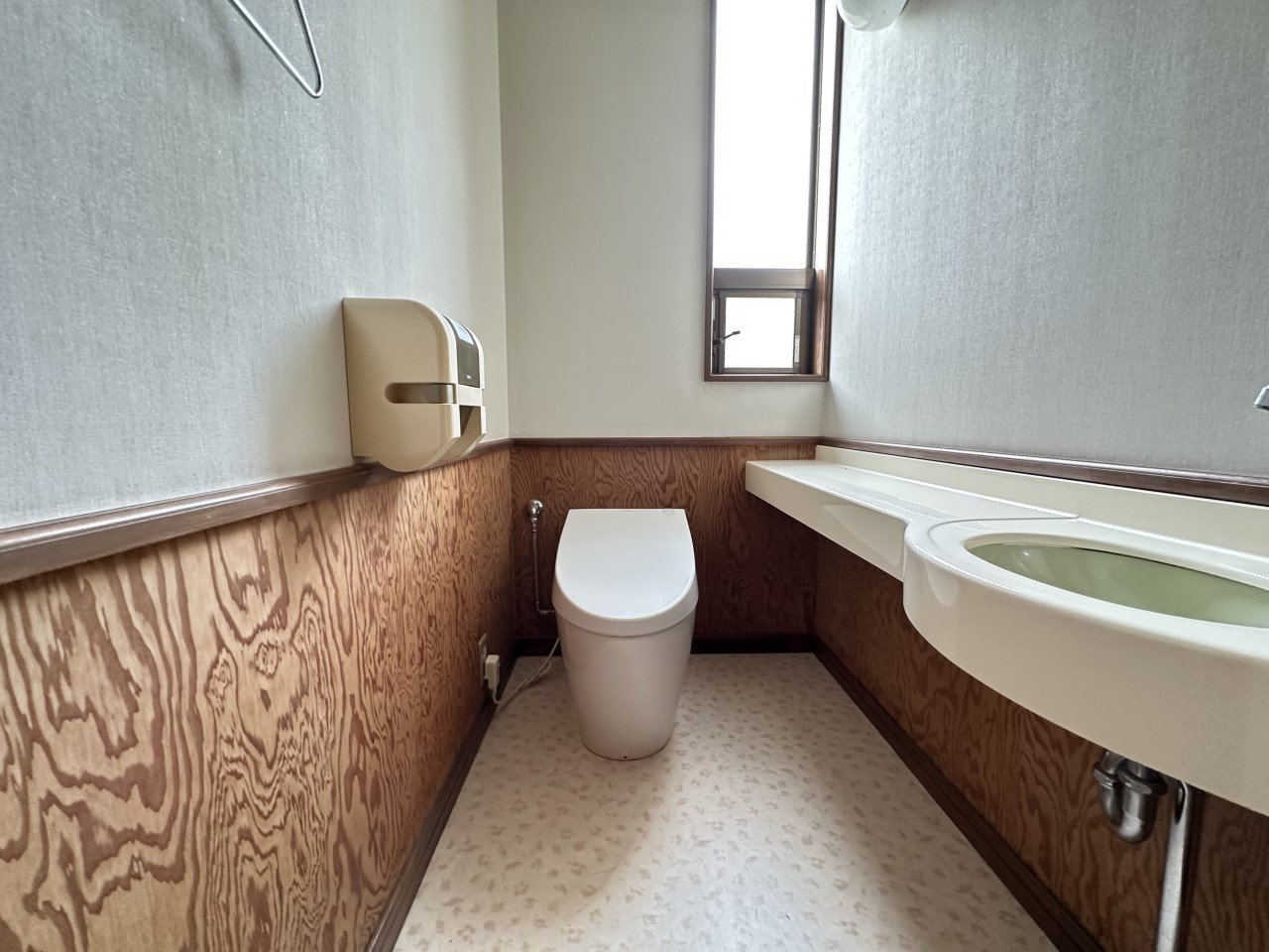 ◆トイレ｜リフォーム前のトイレです。