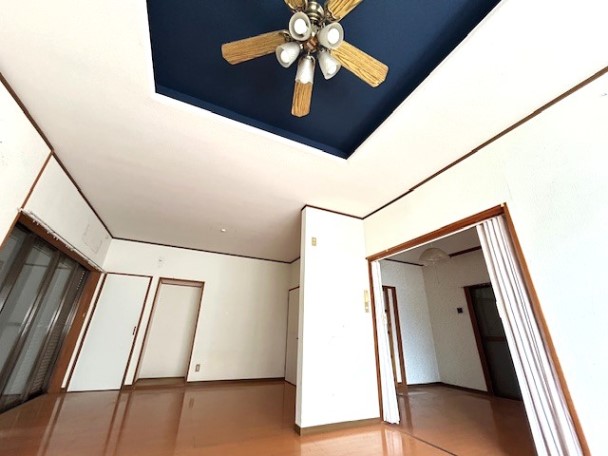 ◆リビング│おしゃれな天井があります♪