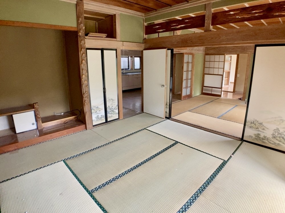 ◆和室｜和室にも収納完備。