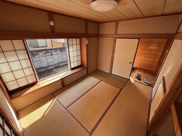 ◆和室6帖｜玄関横にある部屋でリビングを通らなくて良いので、来客時に使えます♪