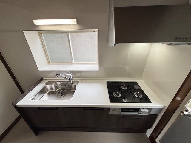 ◆キッチン（リフォーム後写真）｜3口コンロで料理の幅が広がります♪