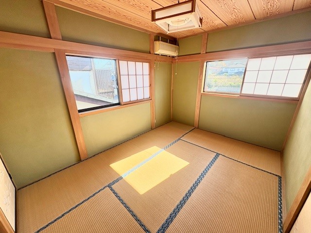 ご家族のくつろぎスペースや寝室としても利用可能な和室