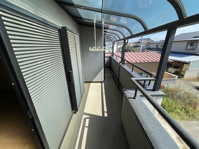 洗濯物がたくさん干せ、日当たりも良いバルコニーです♪