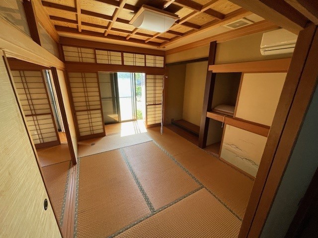 襖を開けることで12帖として一体利用が可能に！