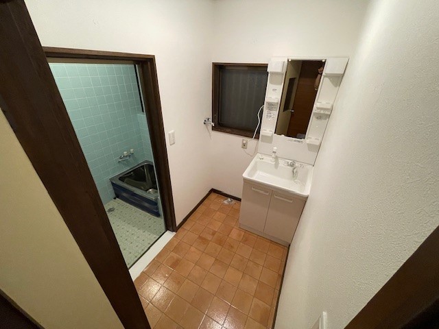 ◆洗面室｜明るく清潔感のある洗面室です♪