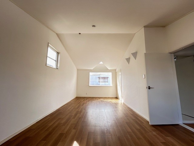 2F洋室｜明るく清潔感のある洋室は、寝室や子ども部屋にぴったりです。