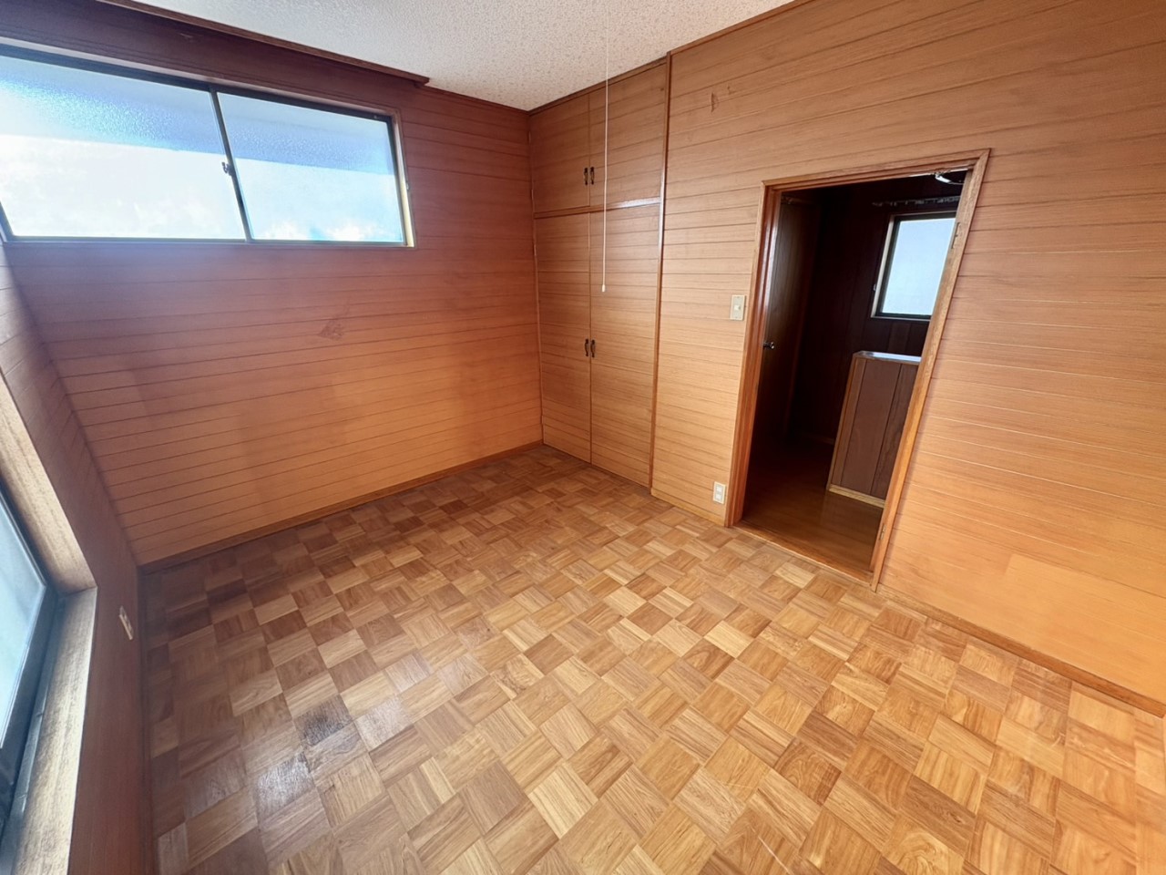 ◆洋室6帖｜2面採光で陽当たり良好のお部屋です♪※リフォーム前写真（2026年2月撮影）