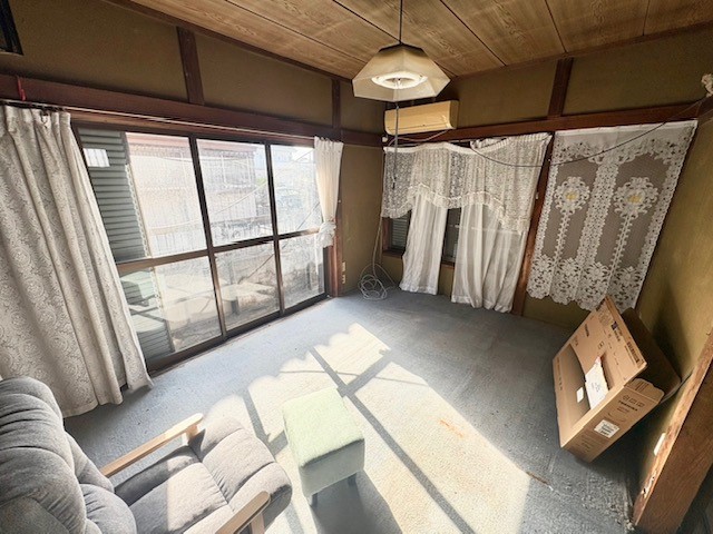 【和室】大きい窓から自然光が入ります♪※リフォーム前写真です