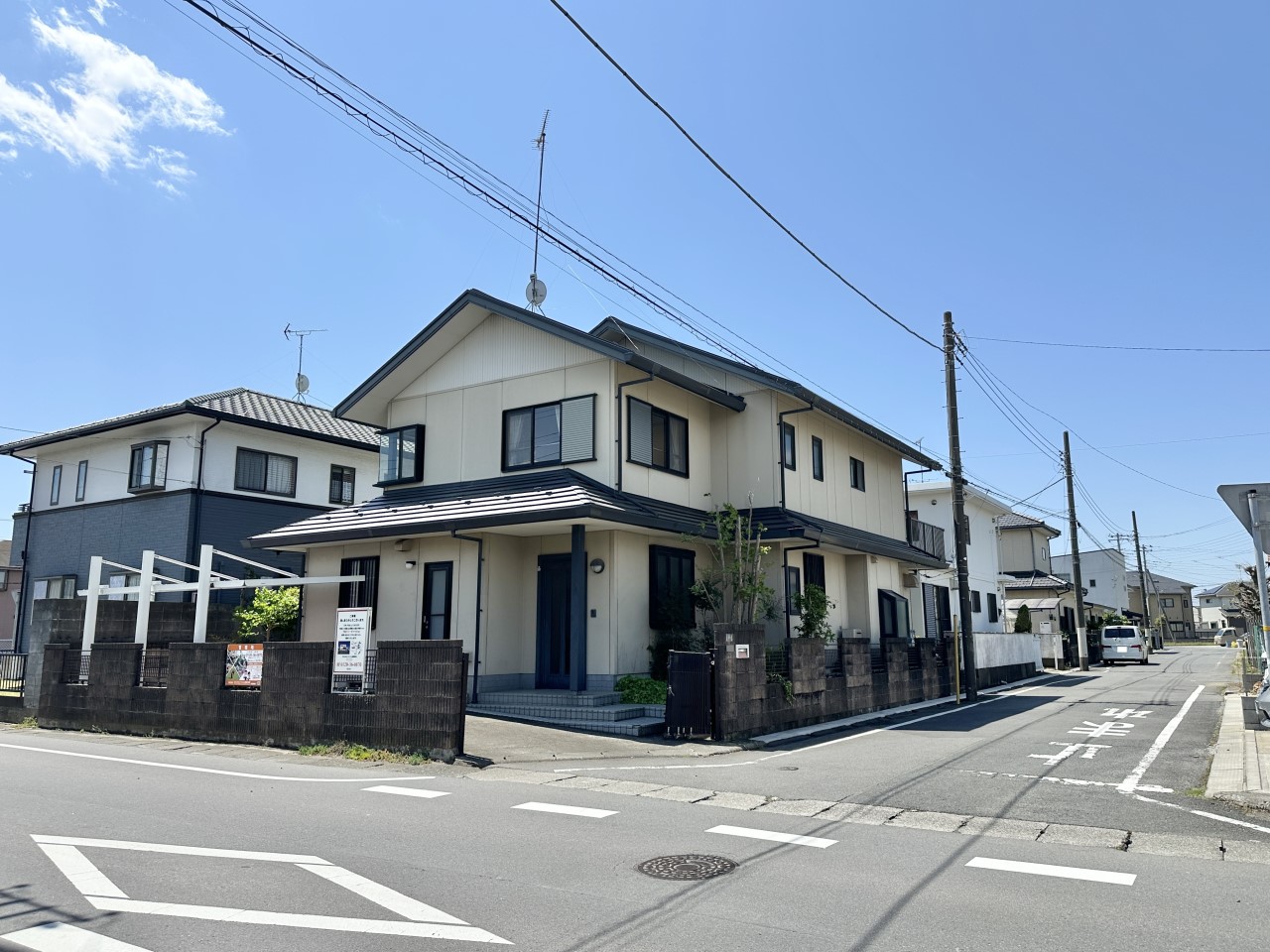 ◆外観｜開放的な角地♪