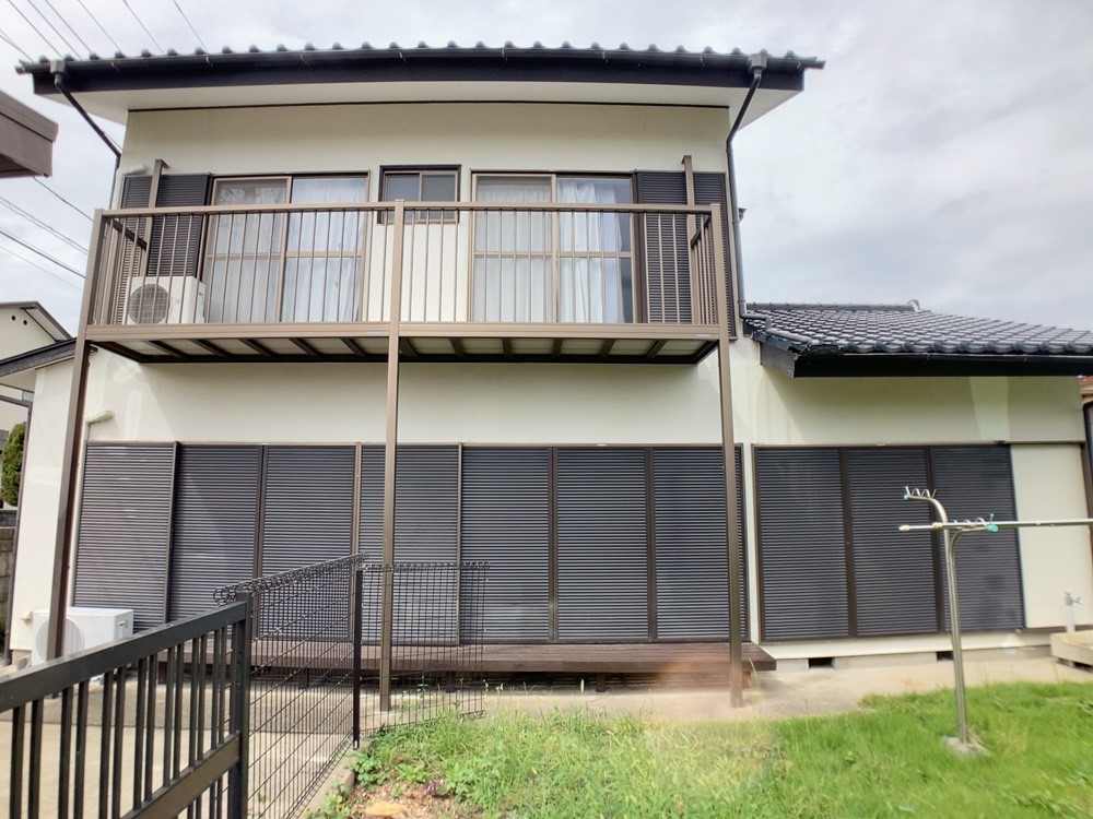 白を基調とした優しいデザインの外観です