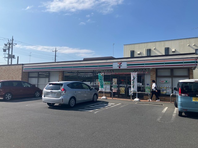 セブンイレブン龍ケ崎出し山町店 (240m)-