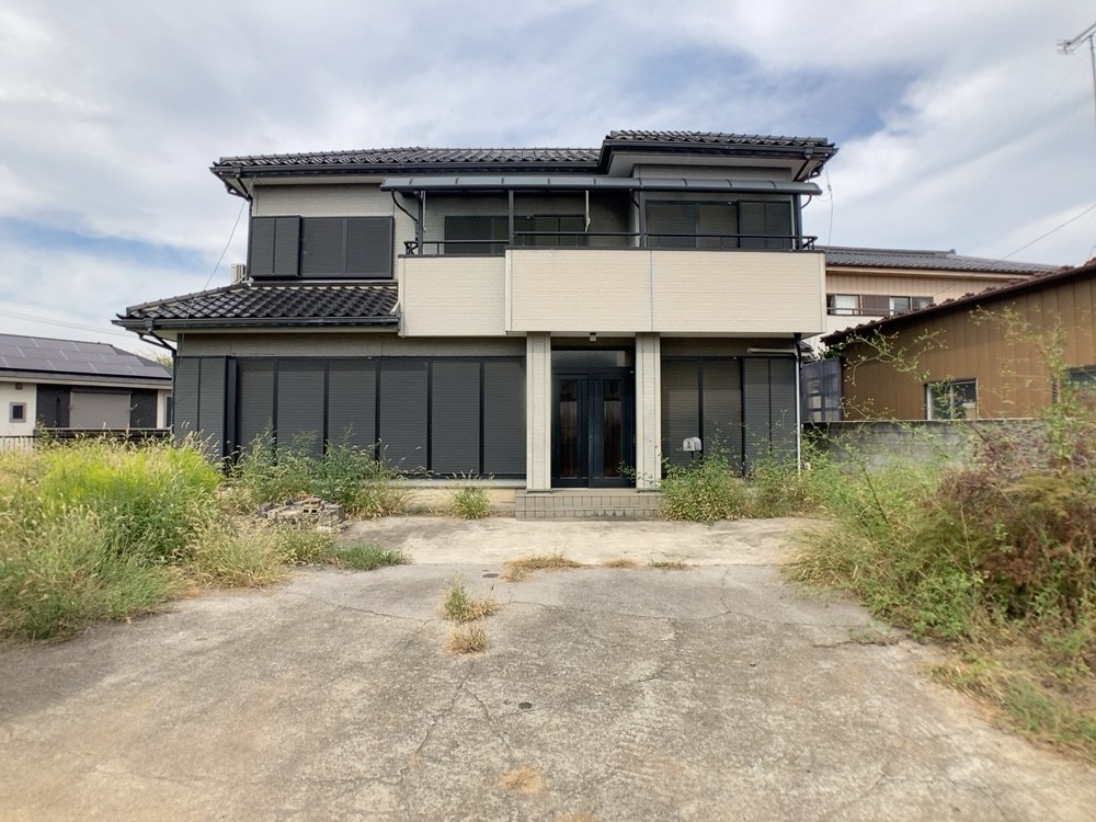 148坪という広々とした敷地♪BBQやガーデニング・ペットやお子様とものびのび遊べることができ、お家時間も充実♪