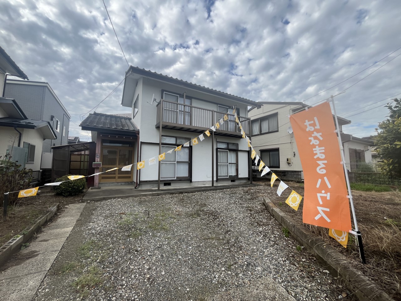 お庭付きでガーデニングも楽しめます。
