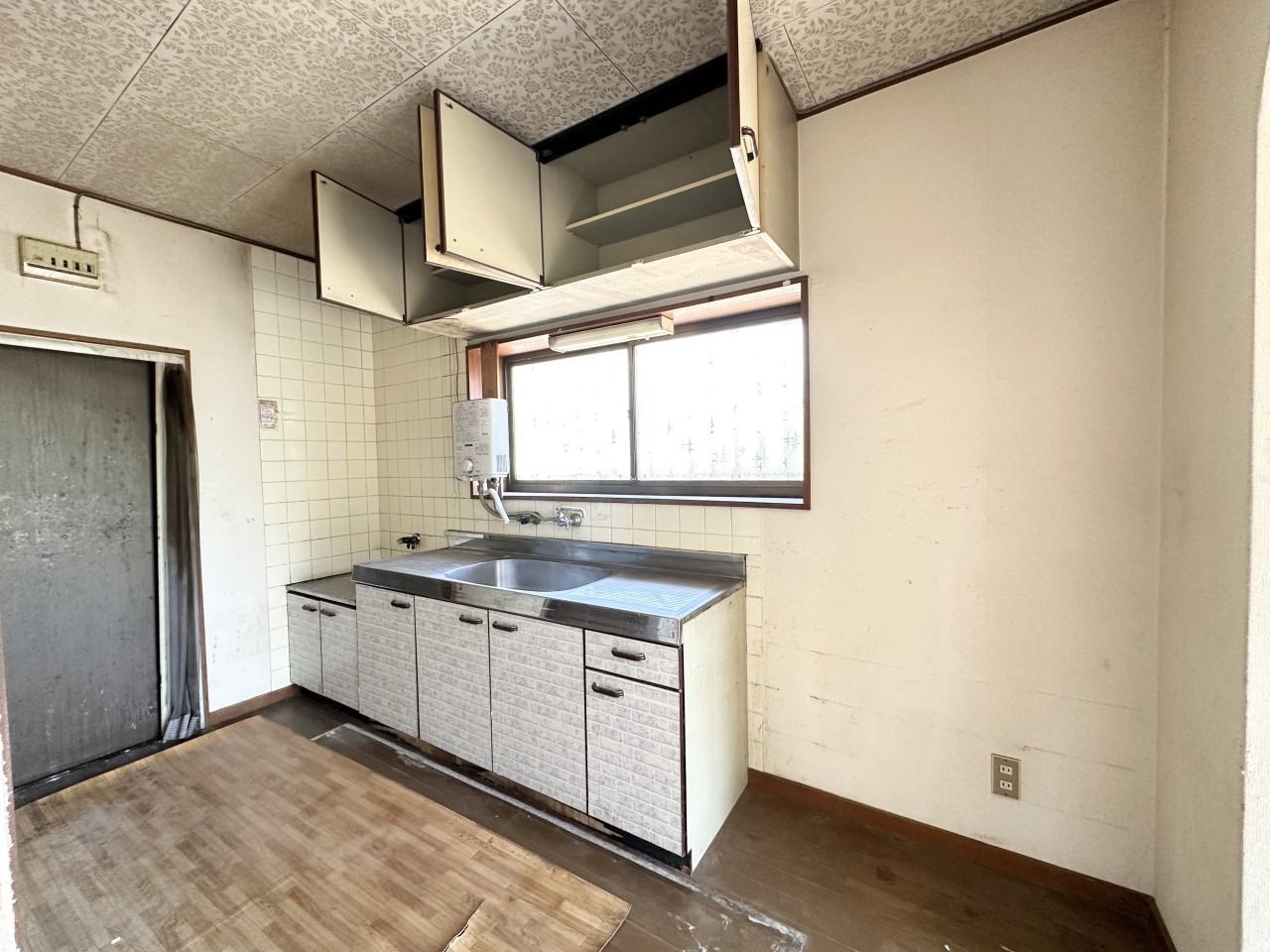 ◆キッチン収納｜季節物によって、使用するものとしないものを分けて収納できるのも嬉しいポイント♪