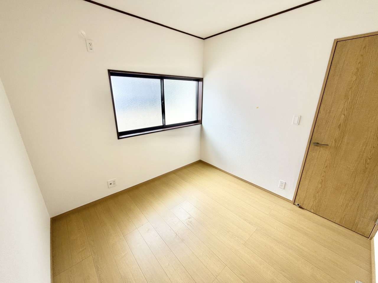 ◆2階洋室（リフォーム後）｜小学校入学を機に自分のお部屋を欲しがるお子さまは多いようです。普段はリビングでお勉強やお遊びをしていても、お子様の自立を促すにはやっぱり自分の部屋を持つことが一番。